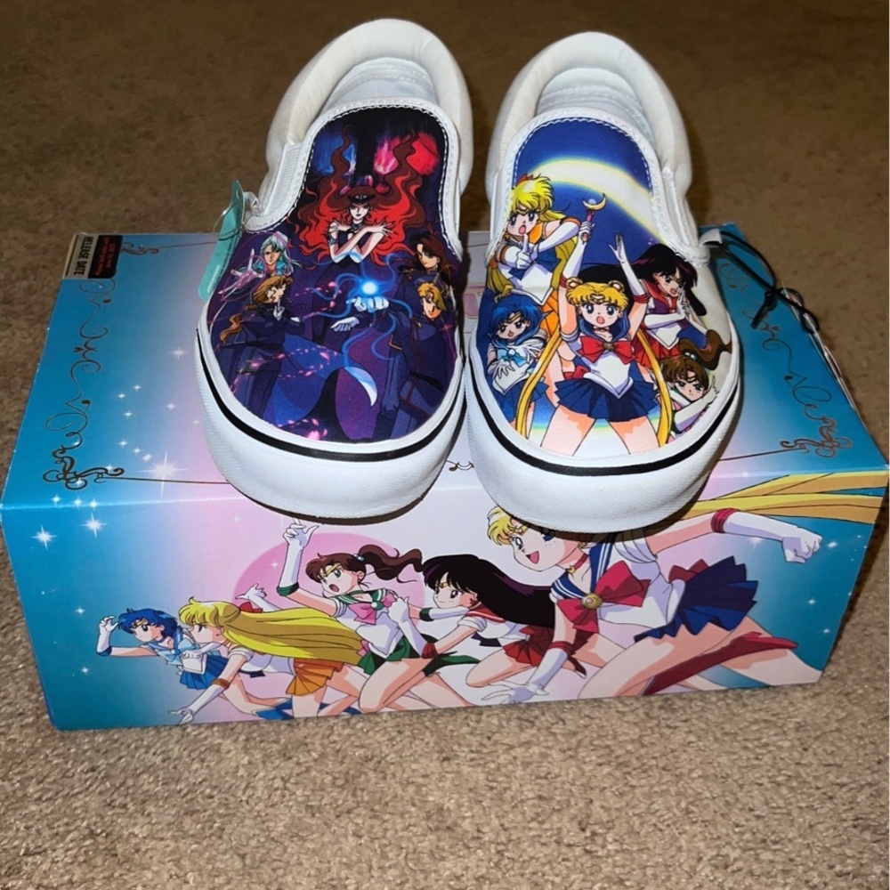 Pretty Guardian Sailor Moon Vans